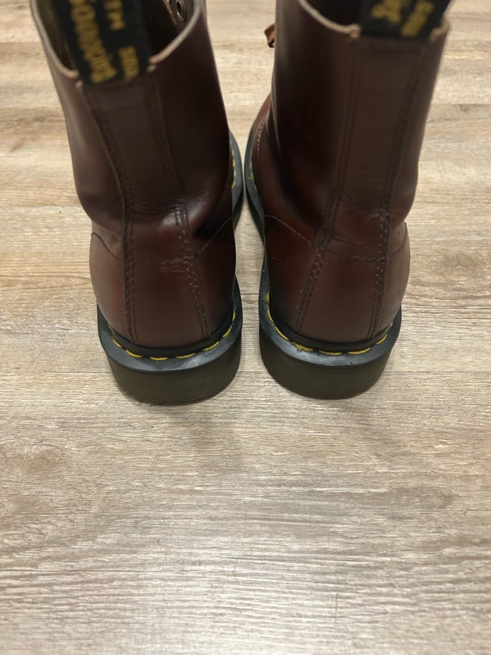 Dr. Martens Women’s Size 5 US Brown Leather Ankle 8-Eye Lace-Up Boots Distressed - Picture 3 of 10